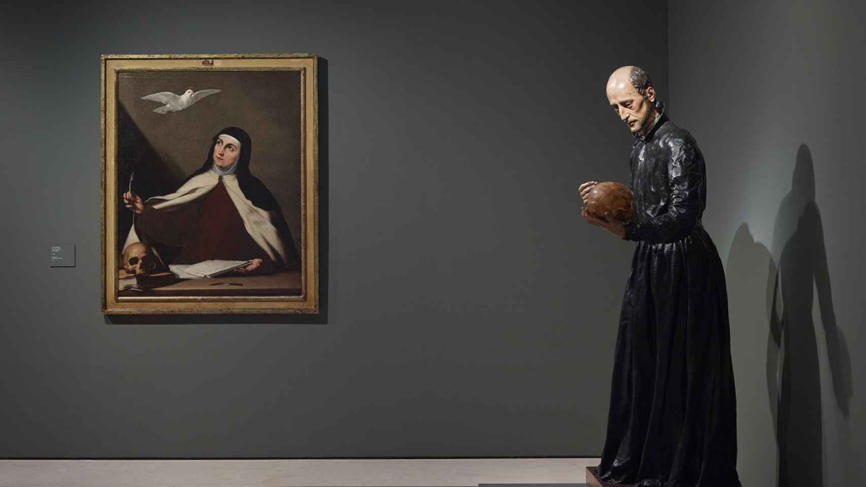 El lienzo de santa Teresa de Jesús, de José de Ribera, y la escultura de san Francisco de Borja, de Montañés, comparten una de las salas.