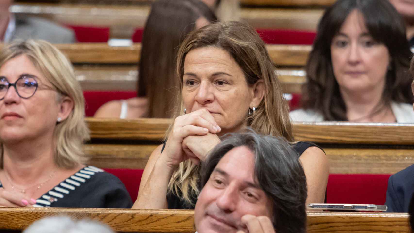 La exdiputada de Junts, Cristina Casol, en el hemiciclo del Parlament