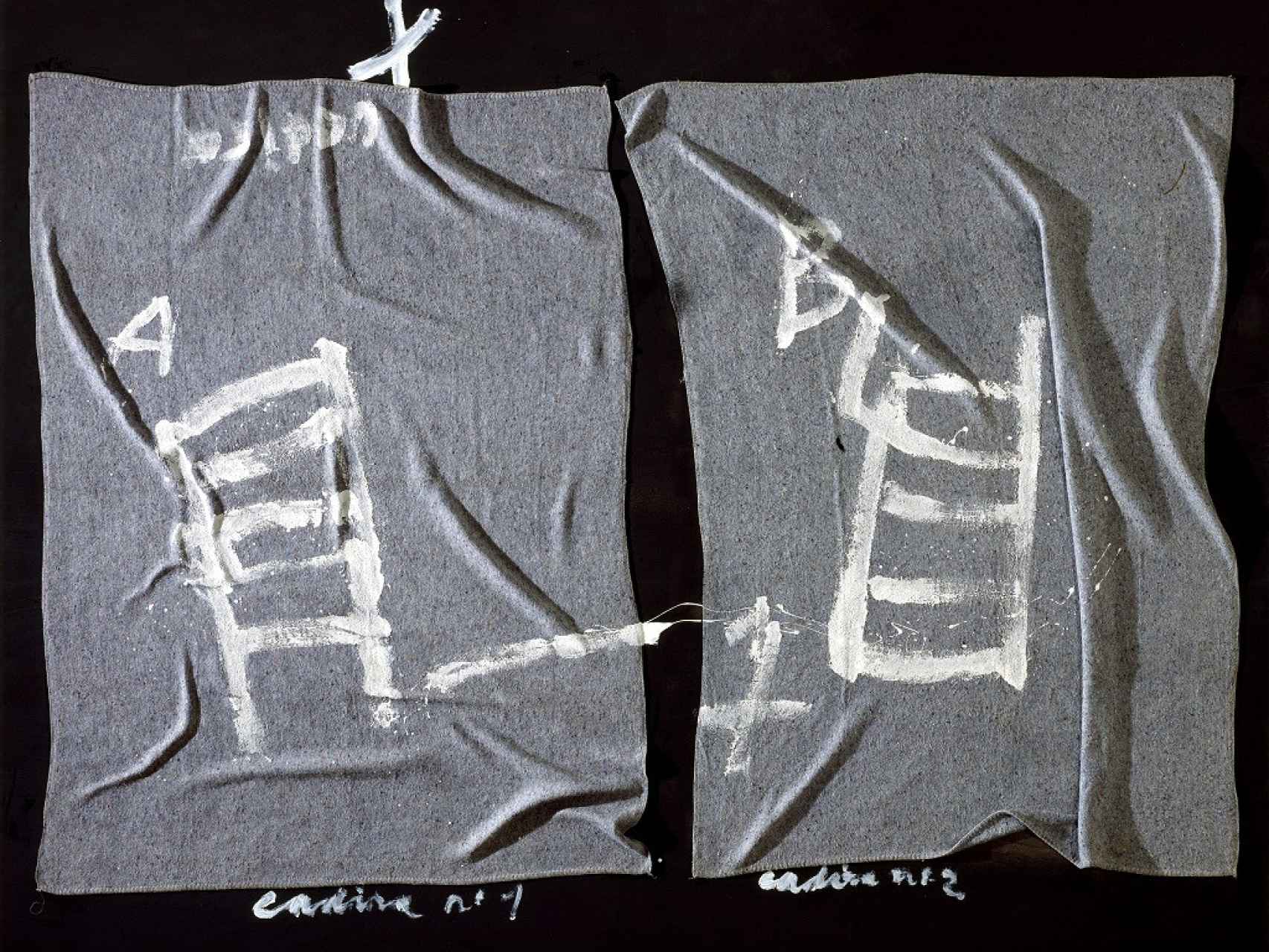 ‘Dues cadires’ (2009), de Antoni Tàpies.