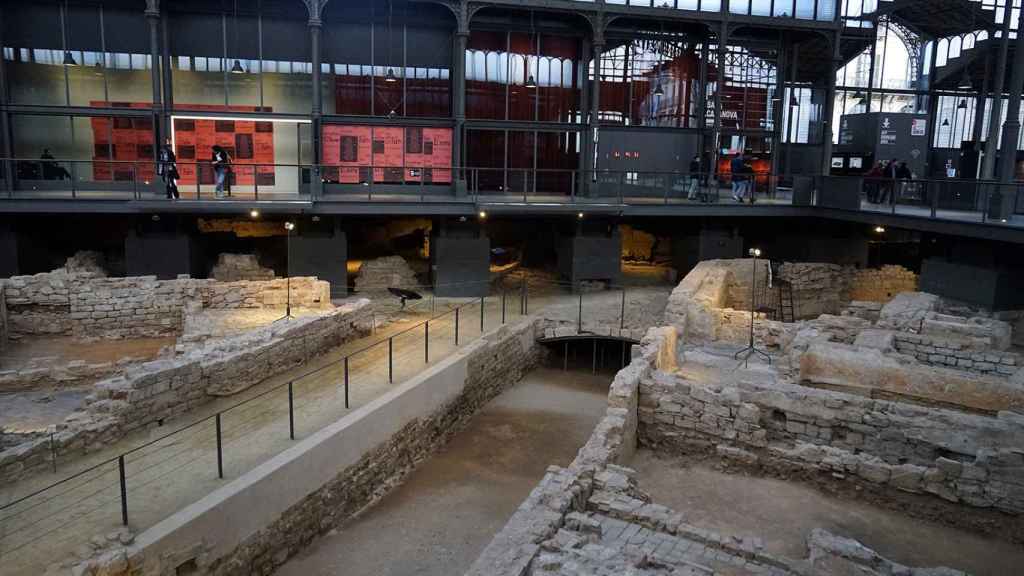 Restos arqueológicos de la acequia medieval en el mercado del Born