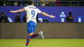 Robert Lewandowski celebra su gol al Osasuna en las semifinales de la Supercopa