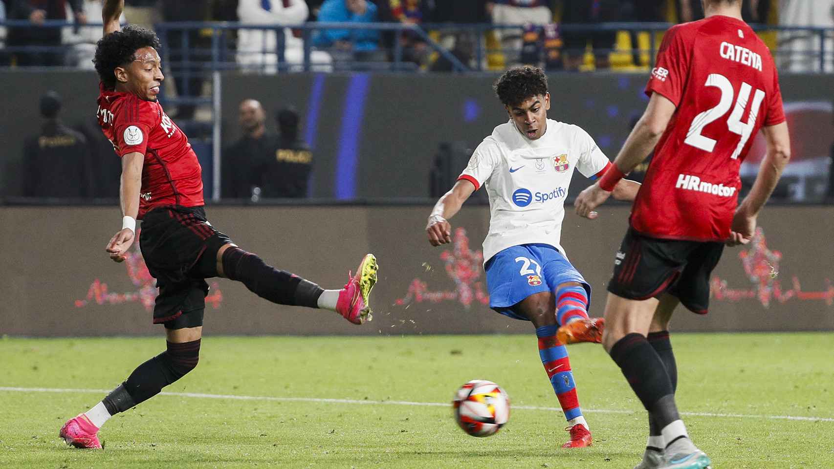 Lamine Yamal anota el segundo gol del Barça en las semifinales de la Supercopa
