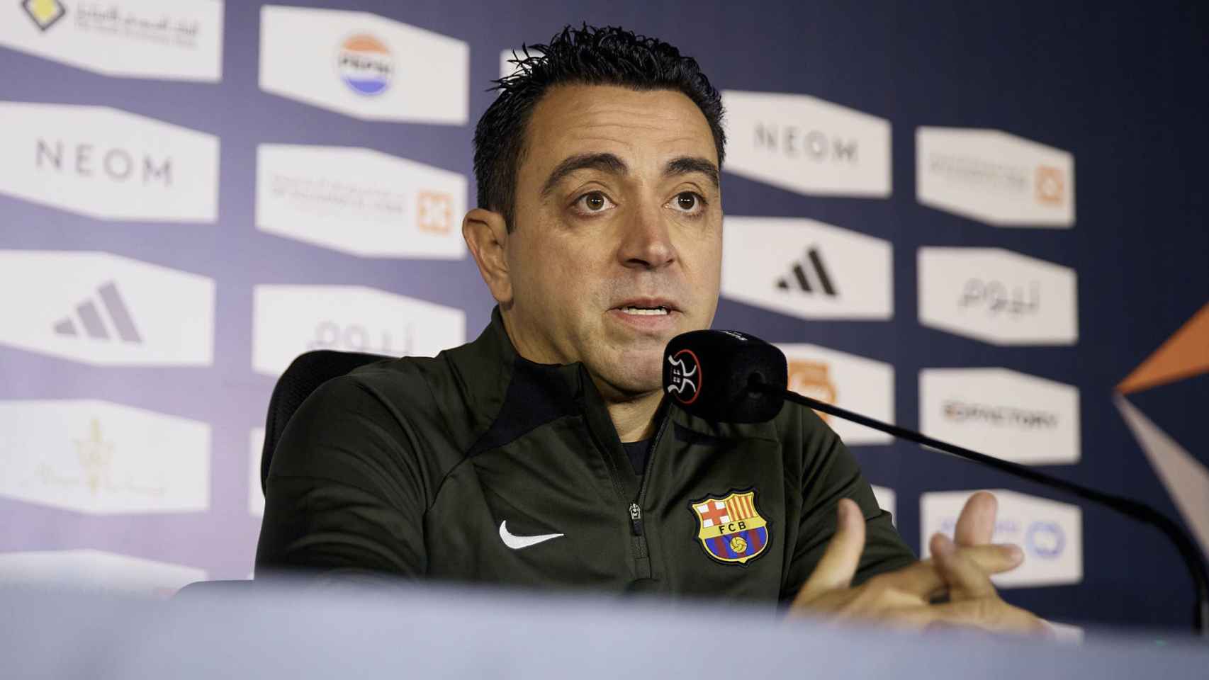 Xavi Hernández, hablando en rueda de prensa tras el Barça-Osasuna