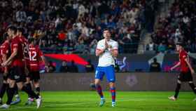 Robert Lewandowski marca gol en la Supercopa de Arabia contra Osasuna vestido de blanco