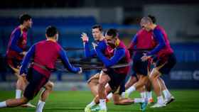 Los jugadores del Barça entrenan en Arabia Saudí antes de la Supercopa