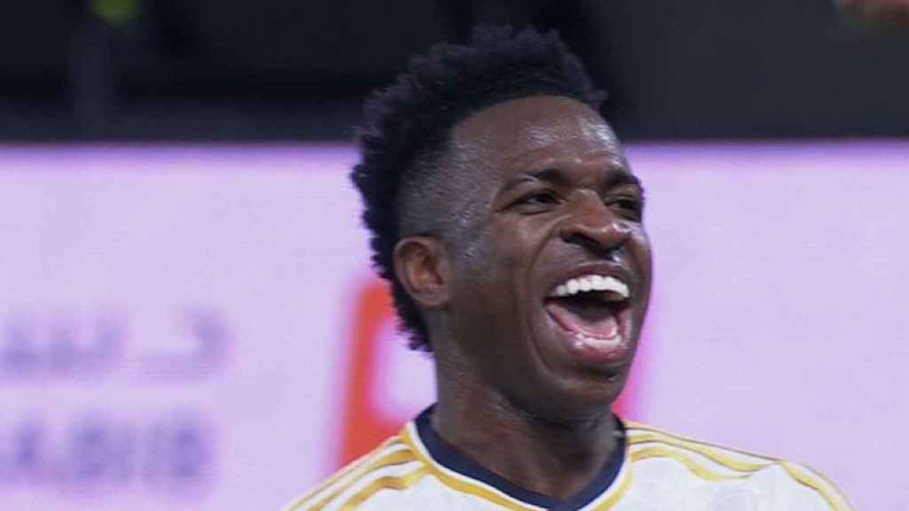 Vinicius se ríe al conocer que Ronald Araujo se fue expulsado de la final de Supercopa