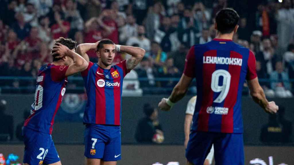 Sergi y Ferran se llevan las manos a la cabeza tras perder la Supercopa