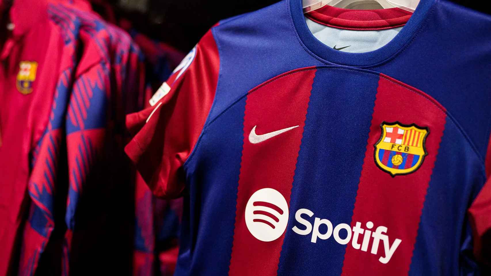 La camiseta de Nike para el Barça 2023-24 en una de las tiendas oficiales