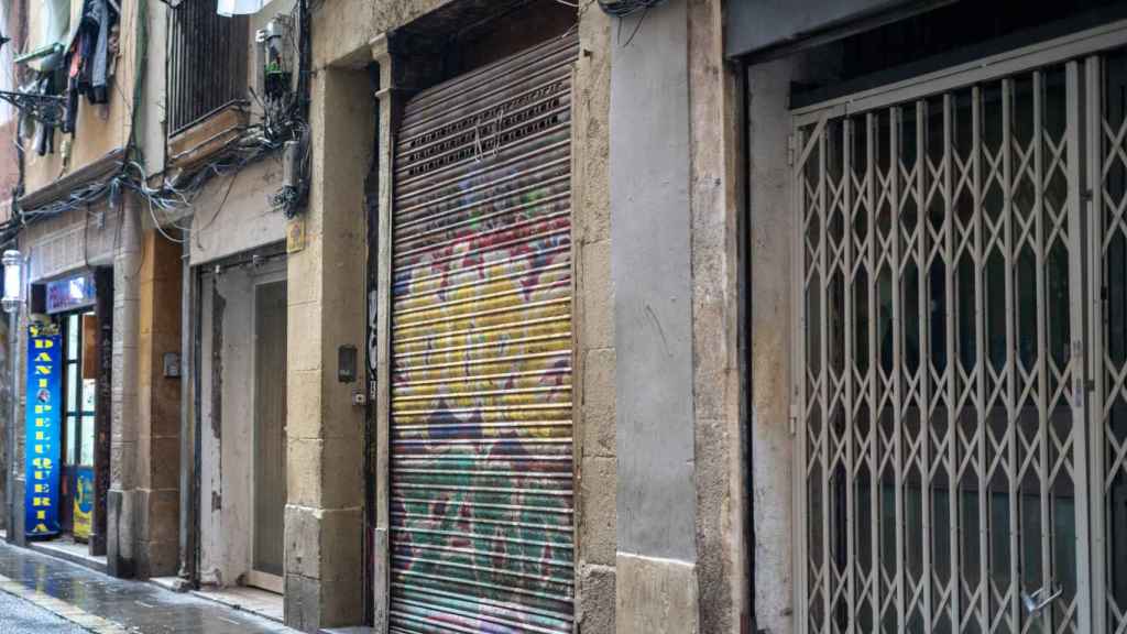 El número 8 de la calle d'En Roig donde los vecinos denuncian que hay un narcopiso