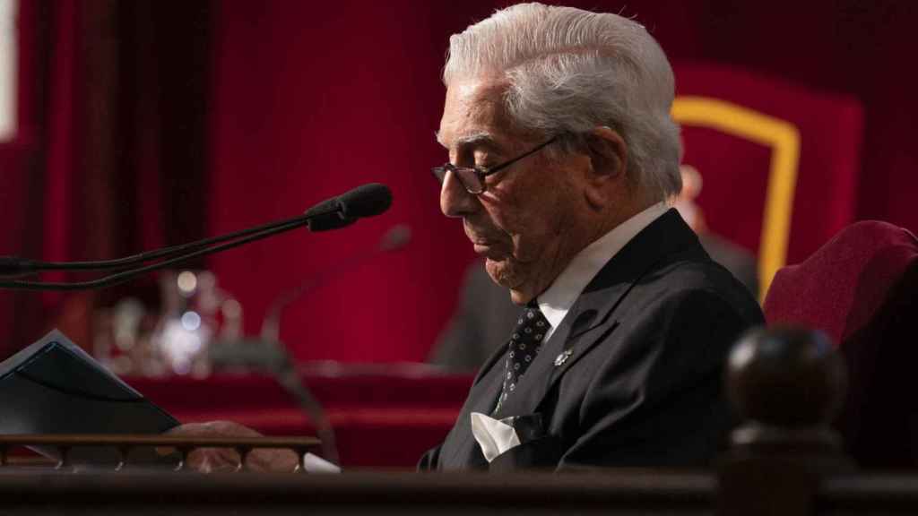 Vargas Llosa durante un acto académico