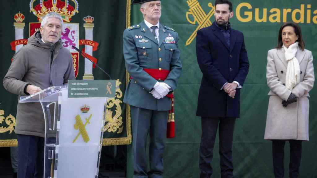 El ministro del Interior, con Manuel Llamas (2i), nuevo DAO de la Guardia Civil