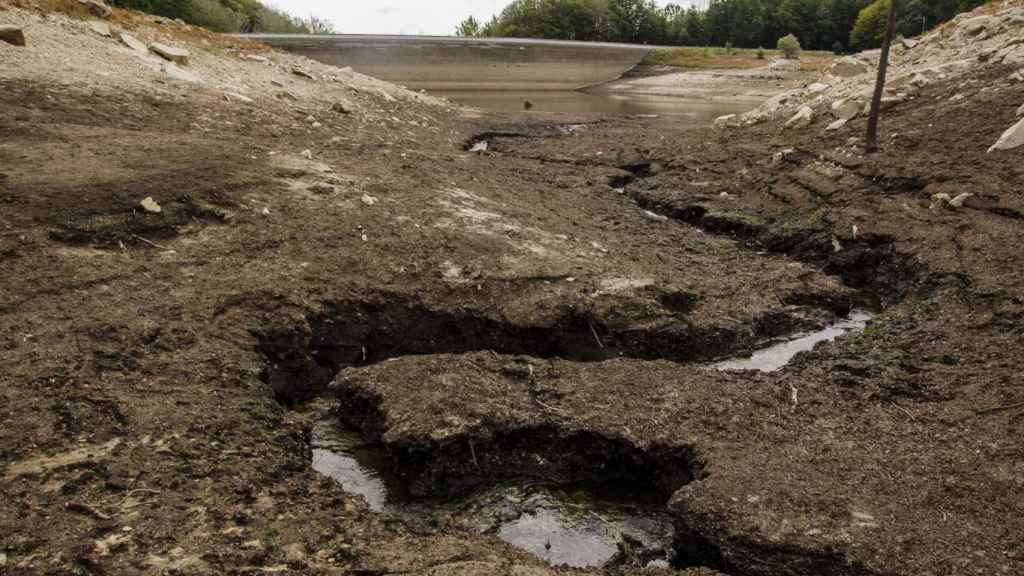 El pantano de Santa Fe seco, en el parque natural del Montseny, a 19 de septiembre de 2023, en Fogás de Monclús, Barcelona