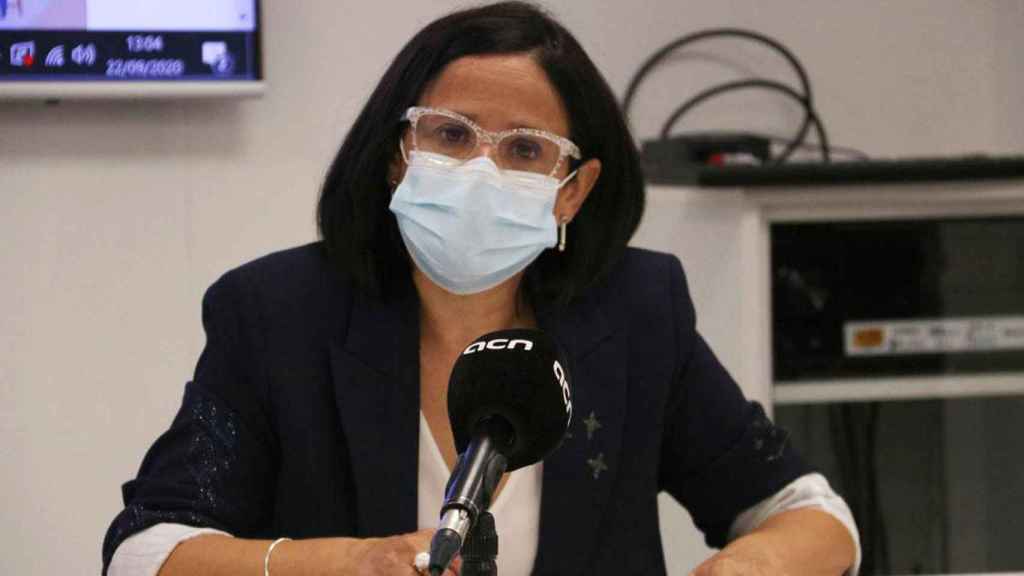 Cinta Pascual, CEO de L'Onada y presidenta de las patronales Acra y CEAPs, en una rueda de prensa