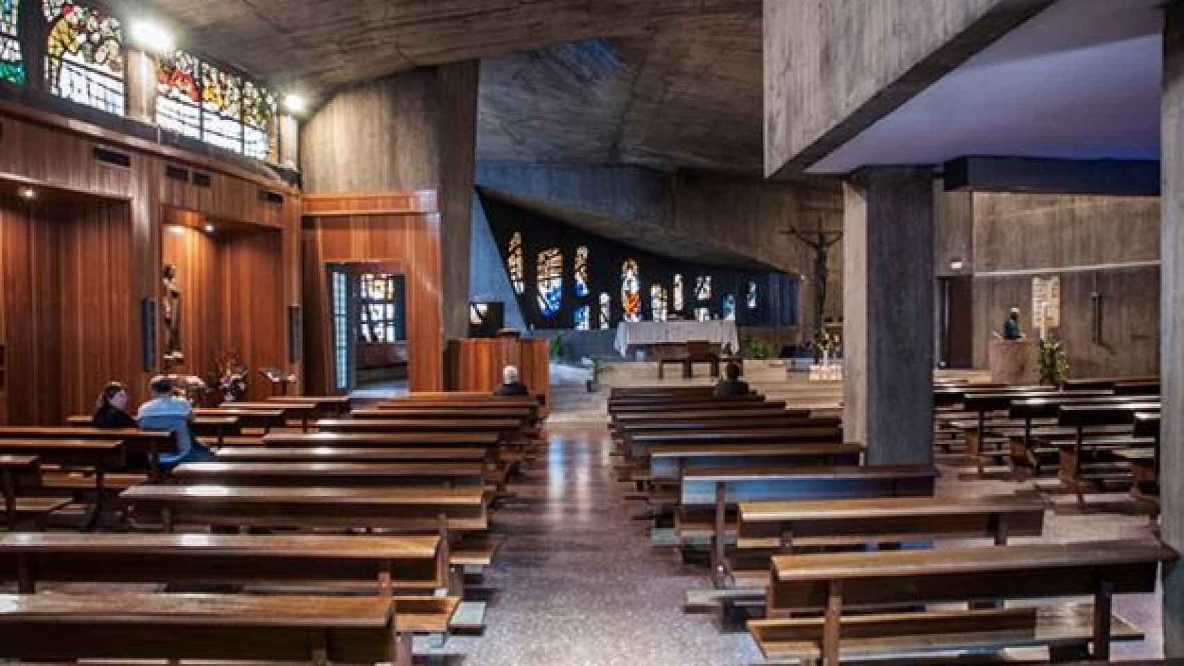 Interior de la iglesia de Santa María de Sales