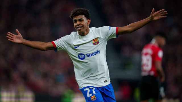 Lamine Yamal celebra su golazo en San Mamés durante la Copa