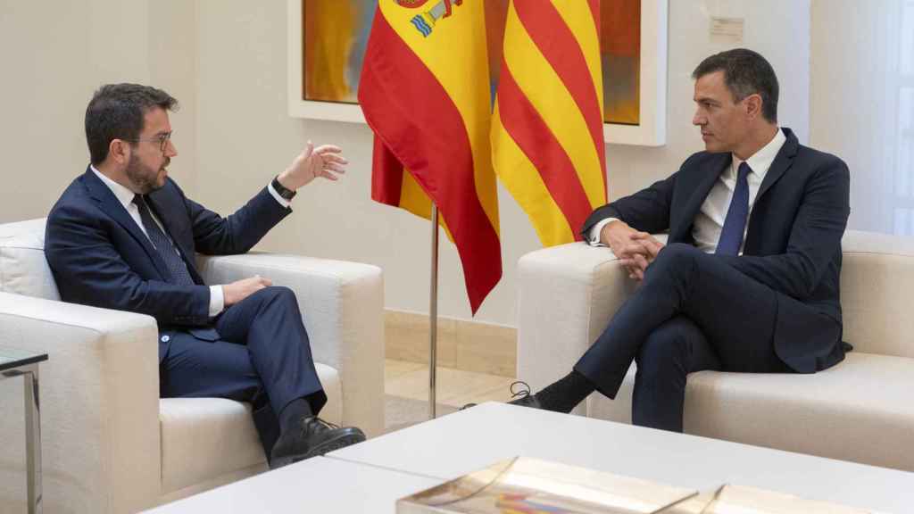 El presidente del Gobierno, Pedro Sánchez, y el presidente de la Generalitat, Pere Aragonès