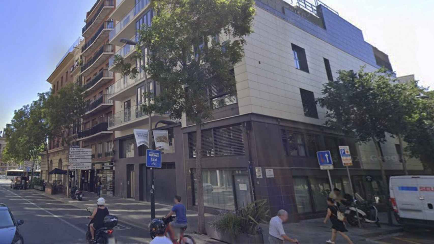 El bloque comprado por los Sánchez, donde tenían que ir pisos turísticos y otro bufé