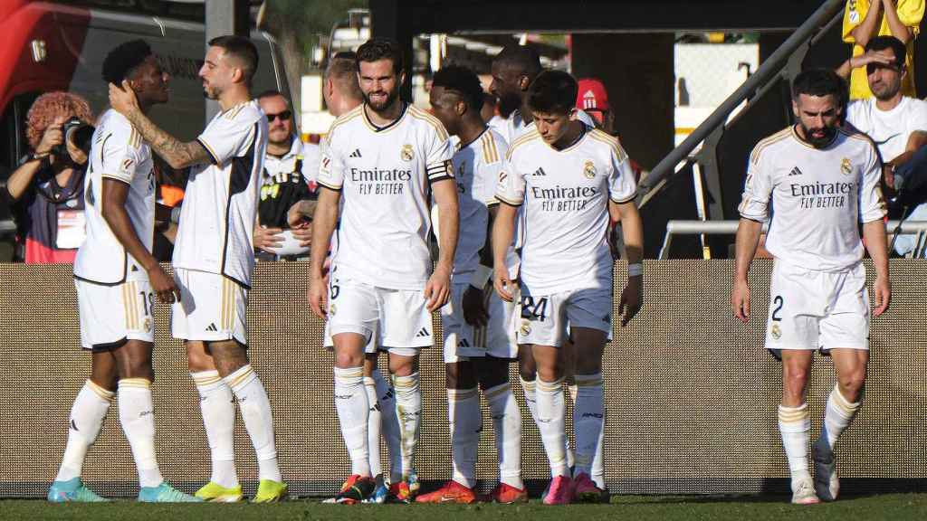 Los jugadores del Real Madrid festejan la victoria con la UD Las Palmas