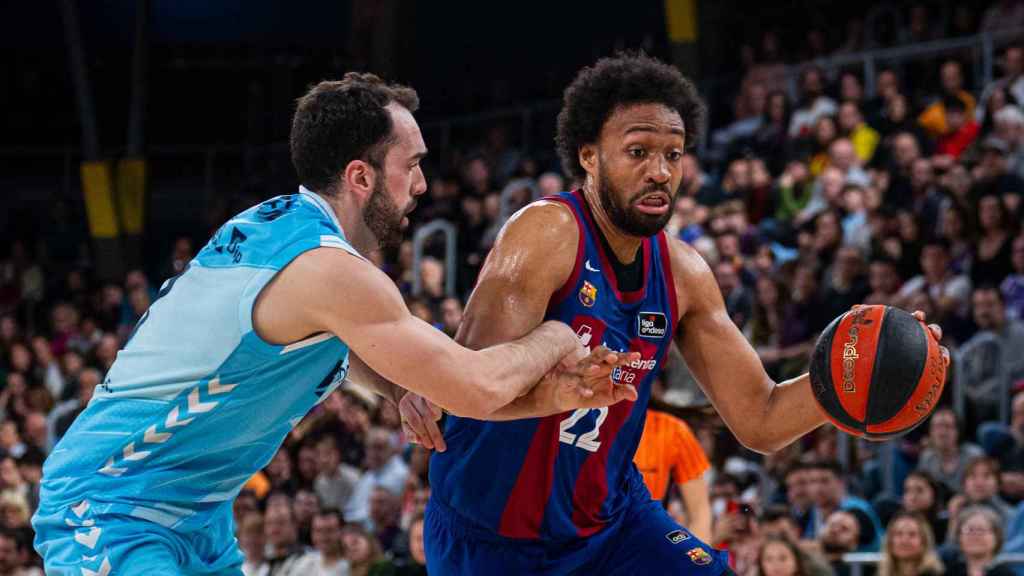 Jabari Parker comanda una jugada del Barça de basket contra el Palencia