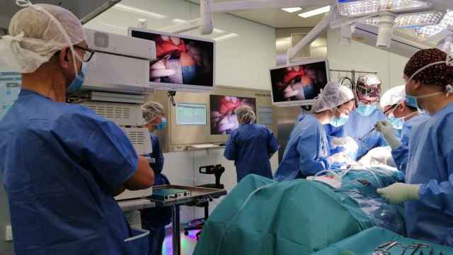 Una sesión clínica quirúrgica en el Hospital del Mar de Barcelona con la participación de Cardiolink