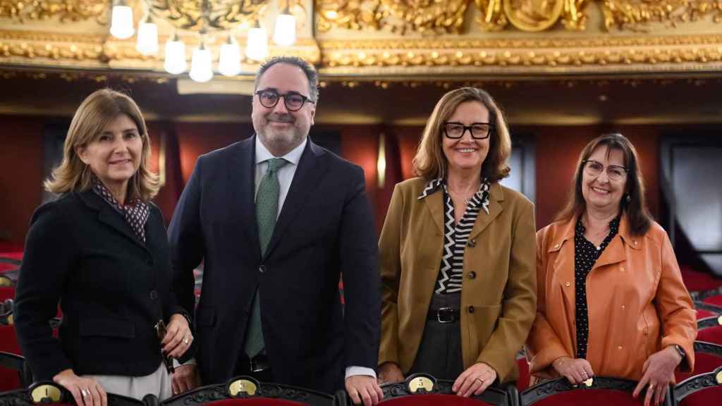 De izquierda a derecha: Helena Roca, Chema Casas, Helena Guardans y Elisa Durán en el Liceu