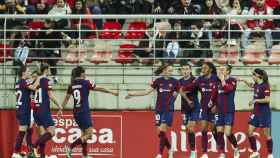 Las jugadoras del Barça Femenino festejan un gol en el partido de Champions League contra el Benfica