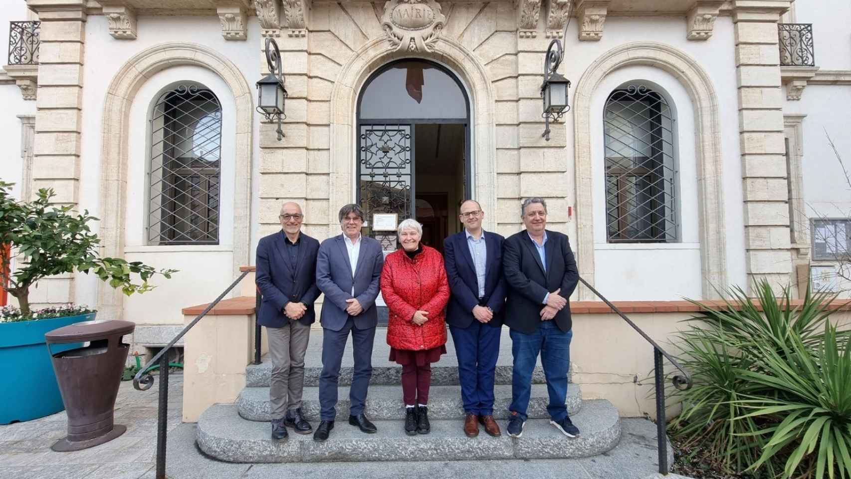 Puigdemont se reúne con empresarios para potenciar la IDR del Consell de la República