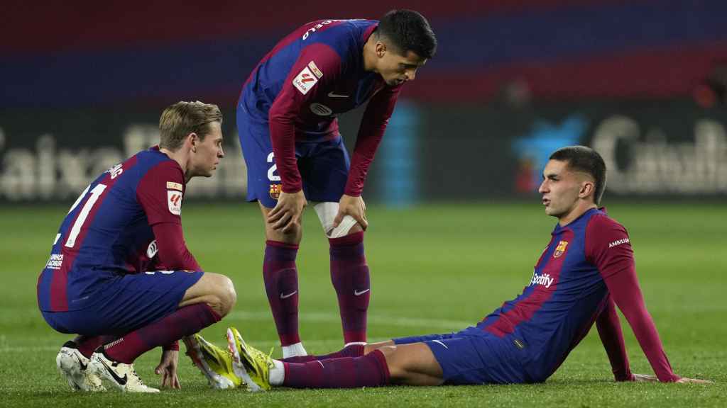 Joao Cancelo y Frenkie de Jong se interesan por Ferran Torres tras lesionarse contra Osasuna