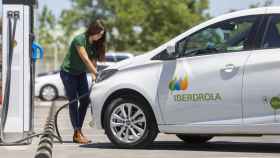 Un punto de carga para coches eléctricos de Iberdrola