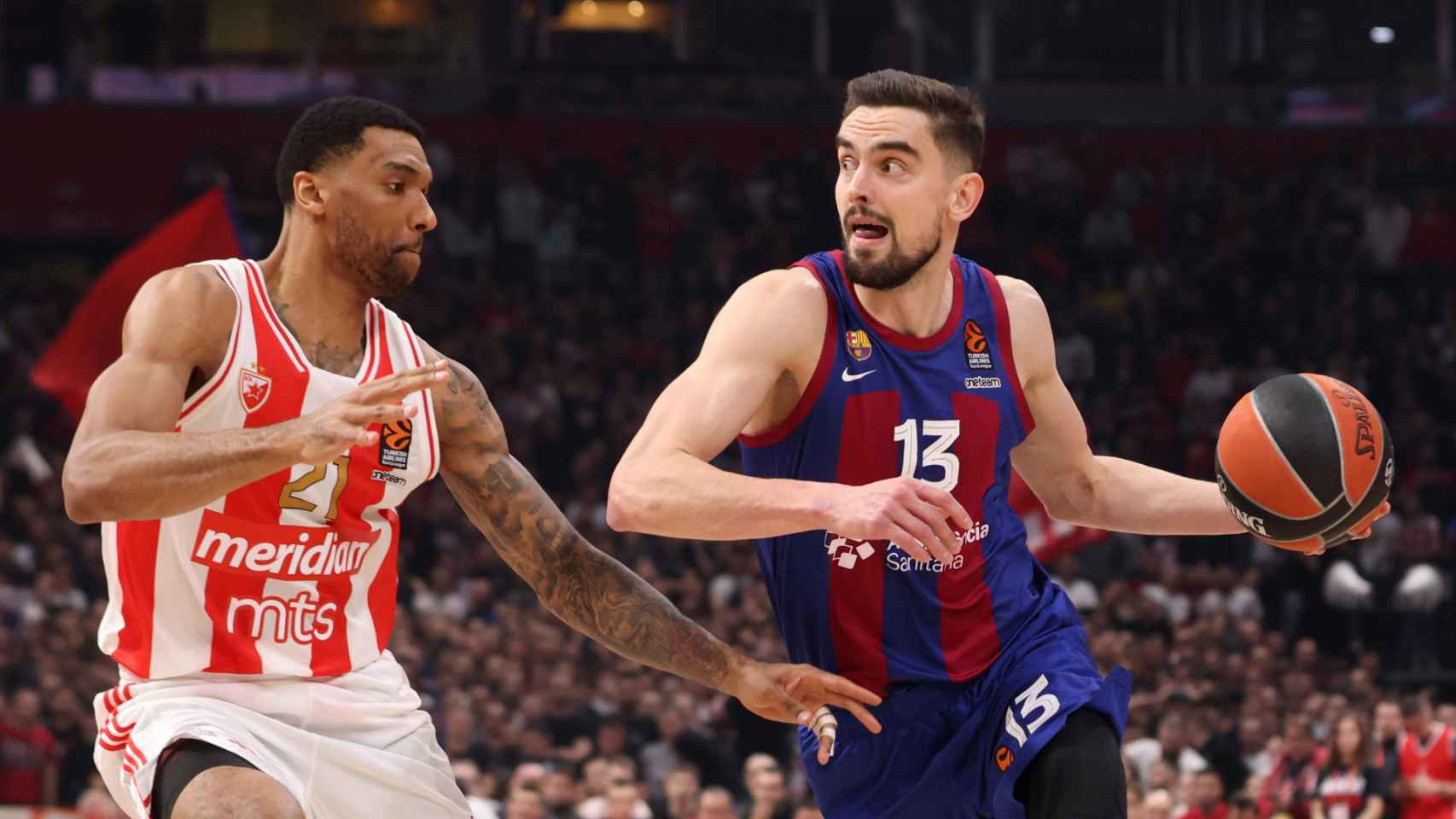 Satoransky comanda una jugada del Barça de basket contra el Estrella Roja