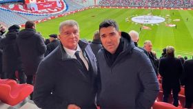 Joan Laporta y Deco, durante el homenaje a Franz Beckenbauer