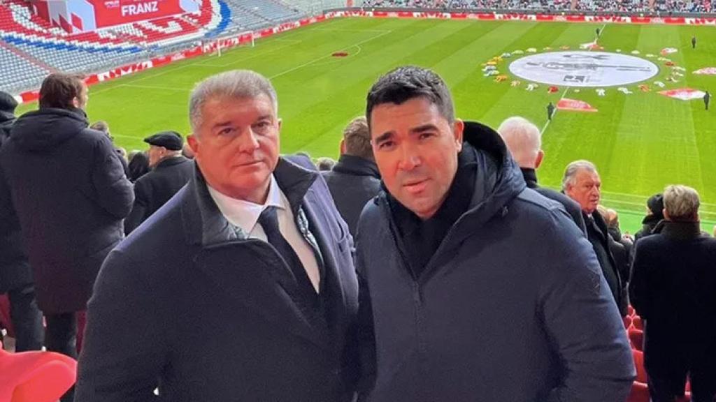 Joan Laporta y Deco, durante el homenaje a Franz Beckenbauer