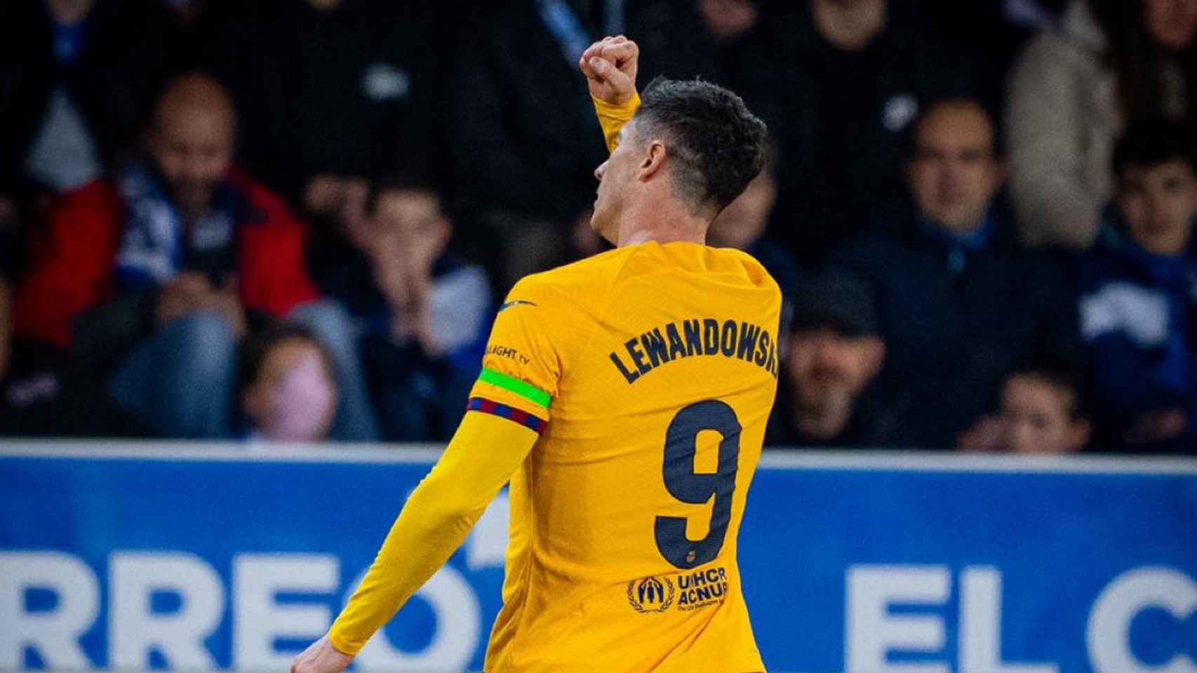 Lewandowski festeja su gol anotado contra el Deportivo Alavés
