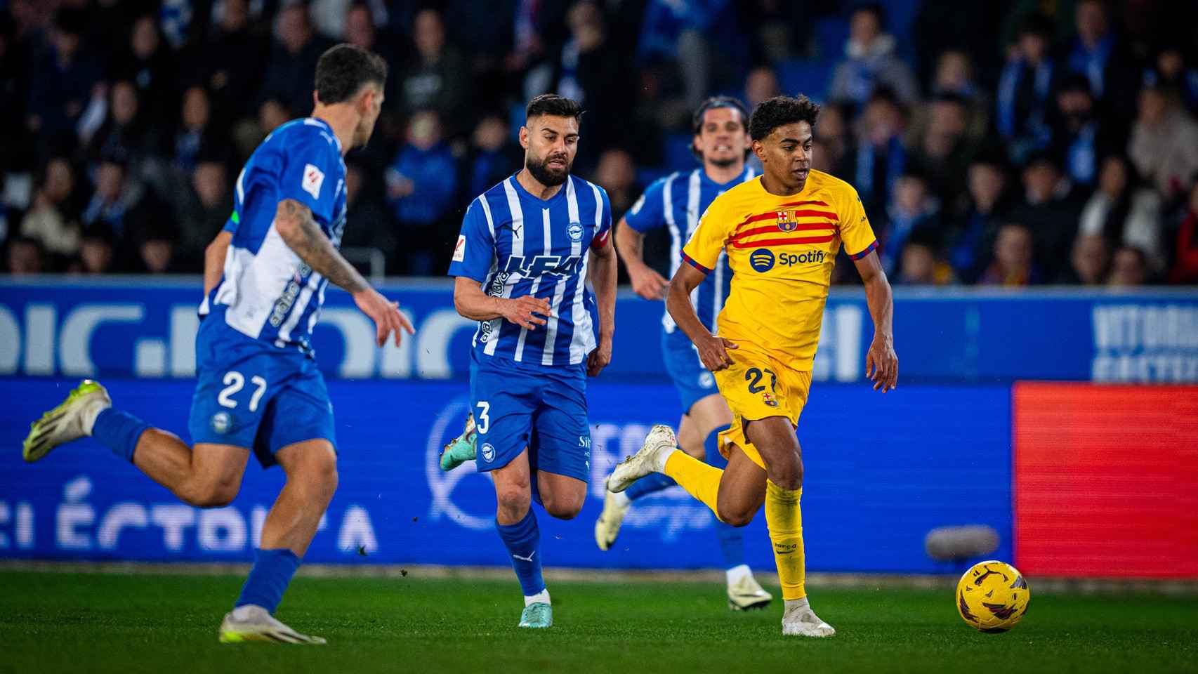 Lamine Yamal supera la marca de un jugador del Deportivo Alavés