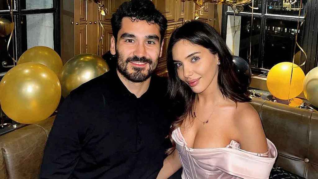 Gundogan y Sara Arfaoui, durante una noche de fiesta