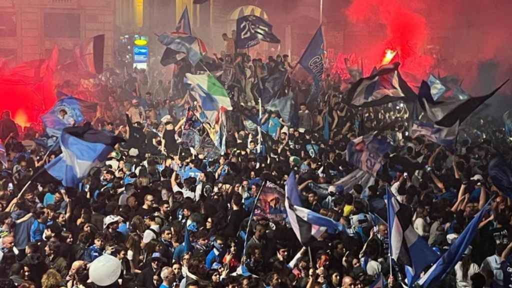 La afición del Nápoles festeja la conquista del Scudetto