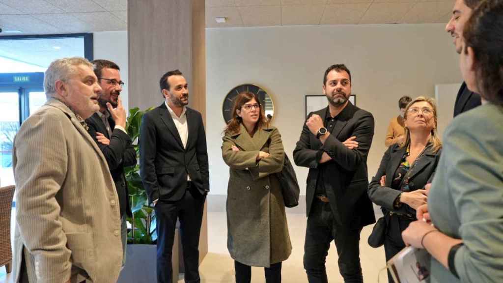 El alcalde de Girona, Lluc Salellas (2i), en la inauguración de DomusVi en Girona