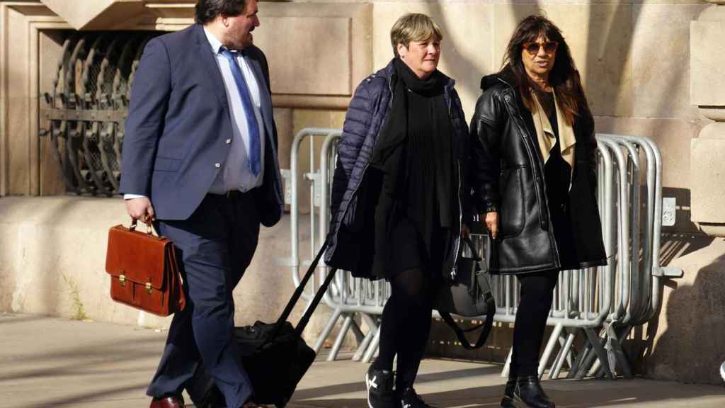 La abogada de la víctima, Ester García, frente a la Audiencia de Barcelona