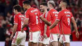 Rafa Silva celebra un gol con sus compañeros en el Benfica