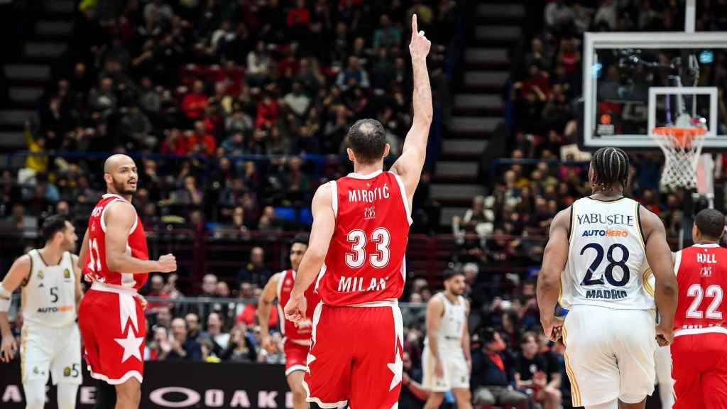 Mirotic festeja los puntos anotados en el partido contra el Real Madrid