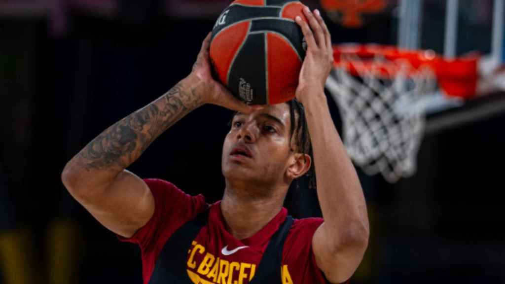 Michael Caicedo, durante un entrenamiento con el Barça de basket