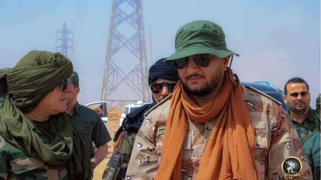 Saddam Haftar, comandante de la milicia Tariq Ibn Ziyad, durante su estancia en el campo petrolero Sharara