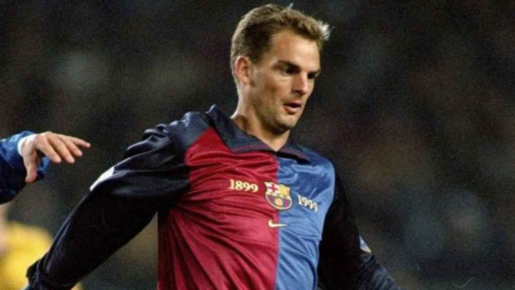 Ronald de Boer, con la camiseta del centenario