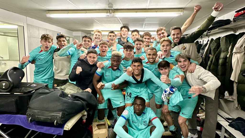 Los jugadores del Barça B celebran el triunfo sufrido contra el Sabadell