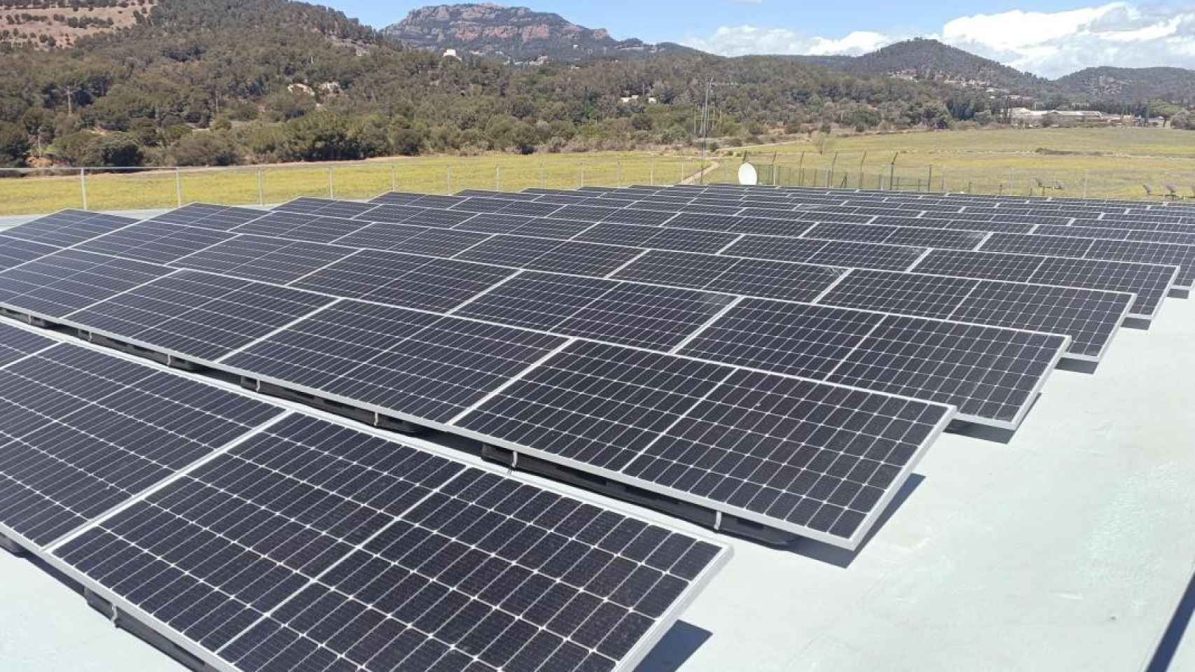 Imagen de placas solares de GSolar, la empresa de Joan Ramon Gros