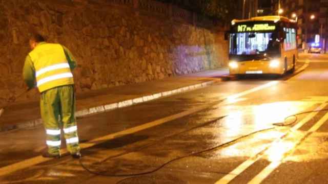 Un bus del NitBus, el bus nocturno entre Barcelona, Sant Adrià, Badalona y Santa Coloma