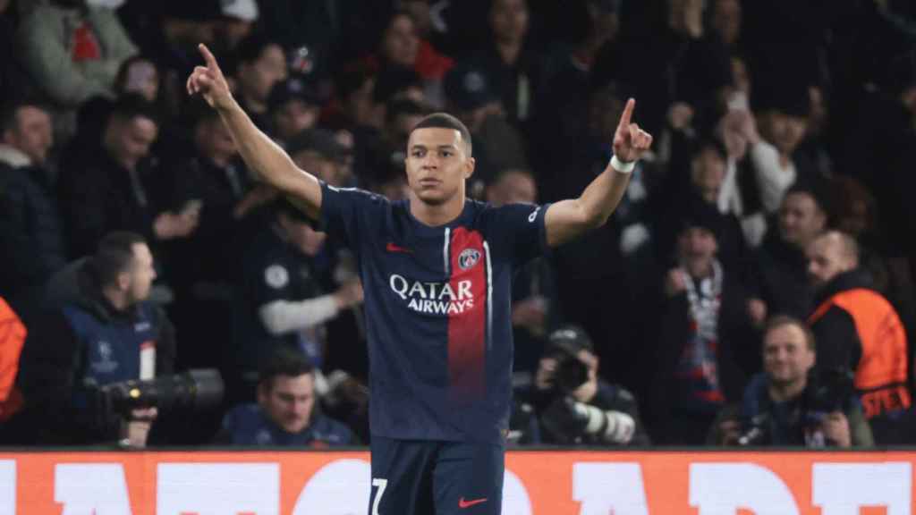 Kylian Mbappé festeja un gol anotado contra la Real Sociedad en la Champions