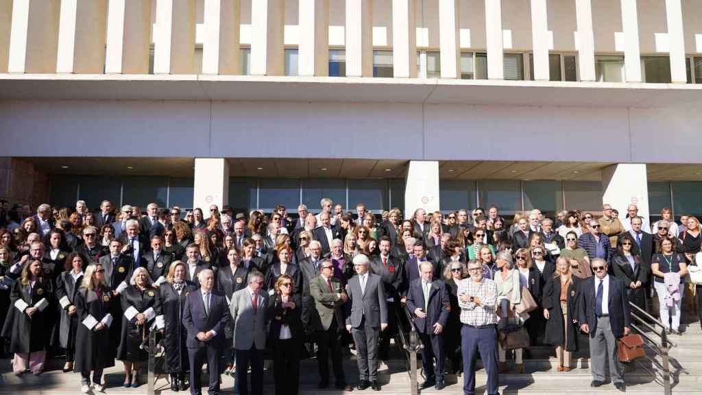 Concentración de jueces, magistrados, fiscales y letrados de la Administración de Justicia en defensa de la independencia judicial