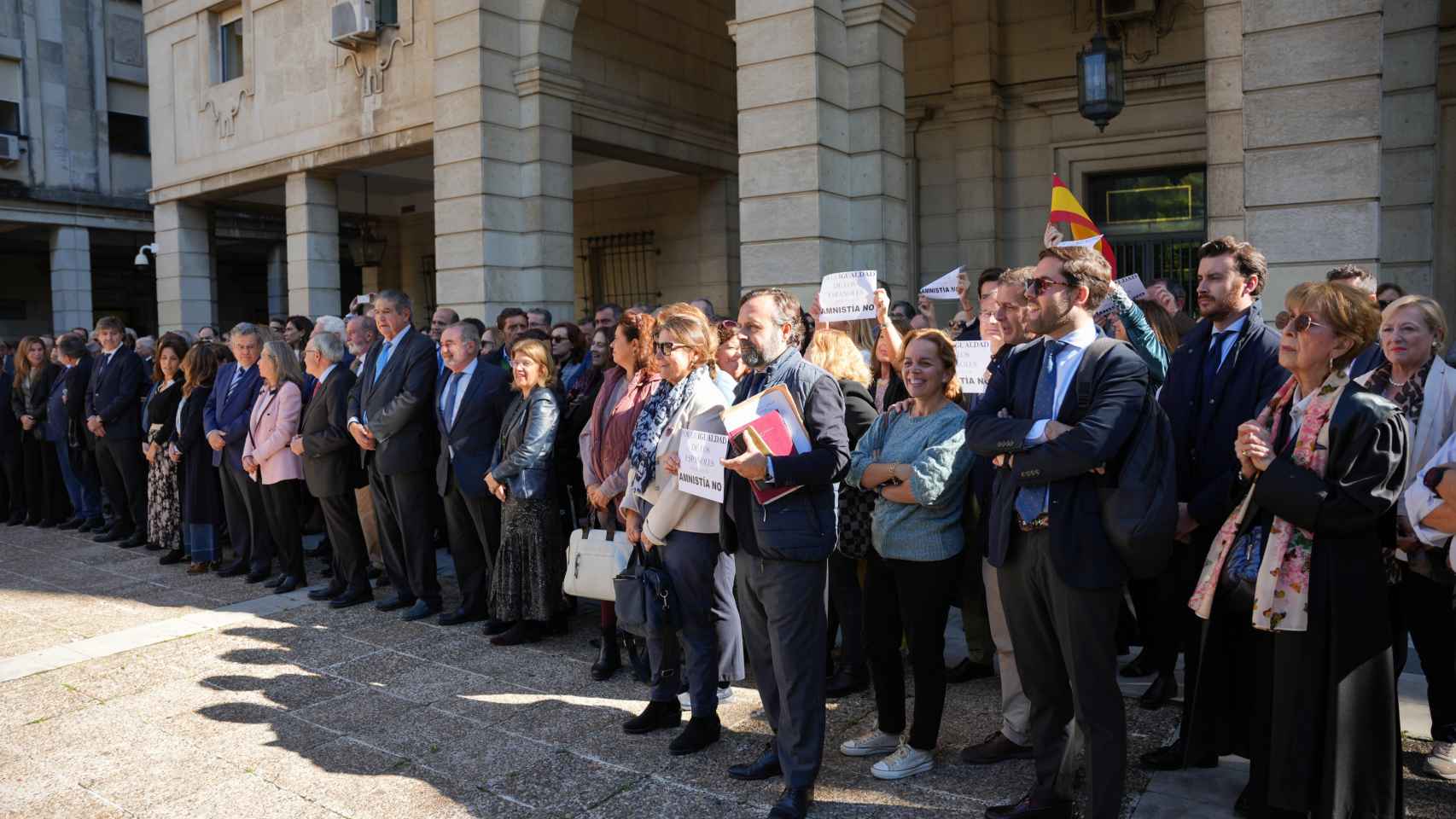 Concentración de jueces y magistrados contra la Ley de Amnistía pactada por el PSOE y Junts (Sevilla)