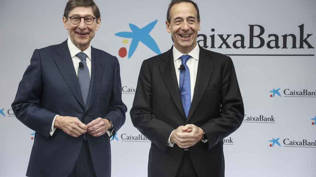 El presidente de Caixabank, José Ignacio Goirigolzarri (izq..), junto al consejero delegado, Gonzalo Gortázar / EP